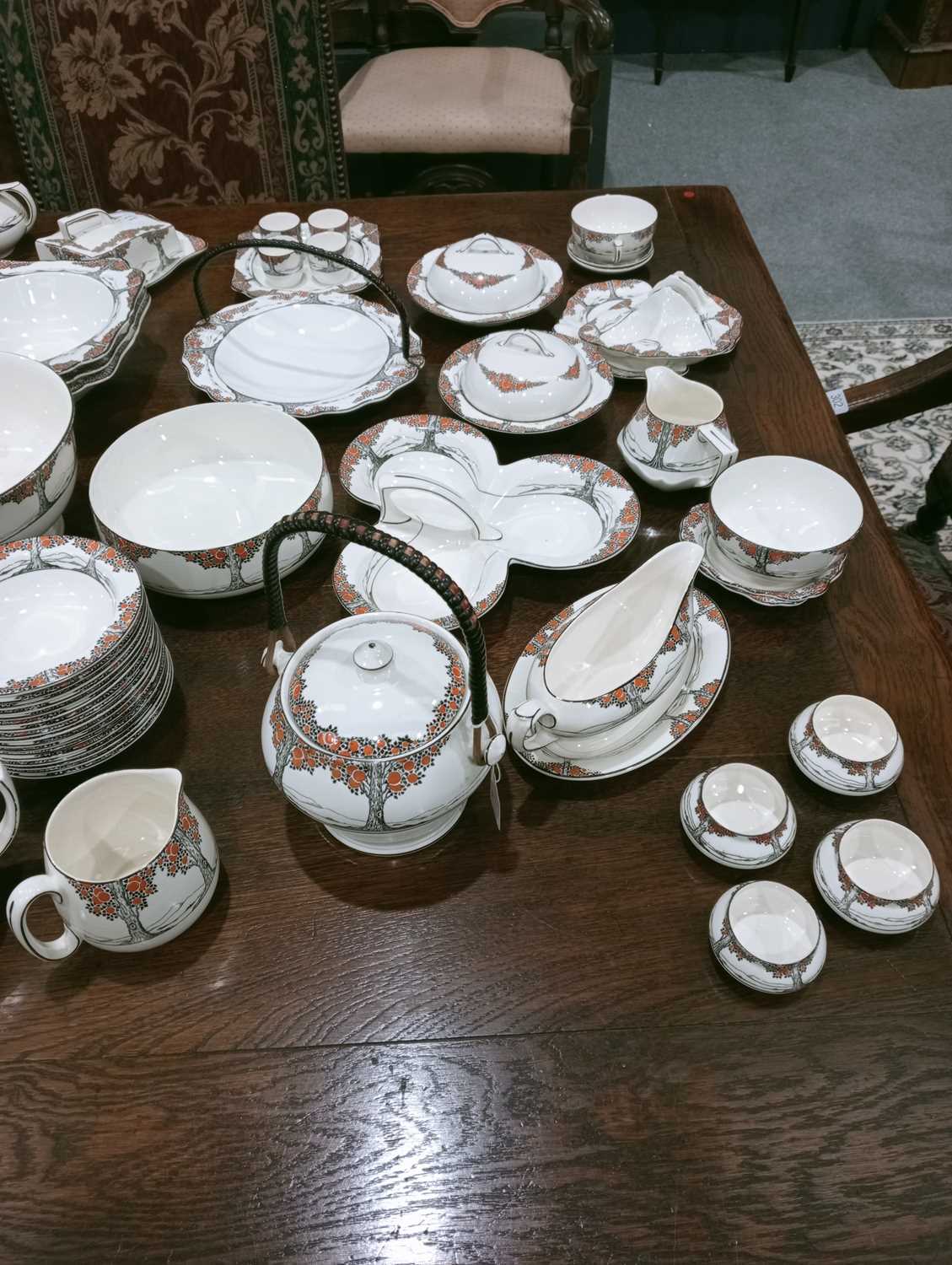AN EXTENSIVE COLLECTION OF CROWN DUCAL ORANGE TREE PATTERN CHINA - Bild 14 aus 27
