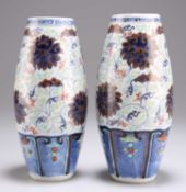 A PAIR OF CHINESE DOUCAI VASES, 19TH CENTURY