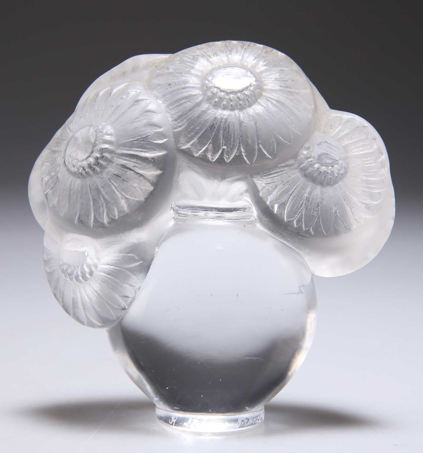 RENÉ LALIQUE (FRENCH, 1860-1945), A SOUCIS CACHET / SEAL, 231, CIRCA 1931