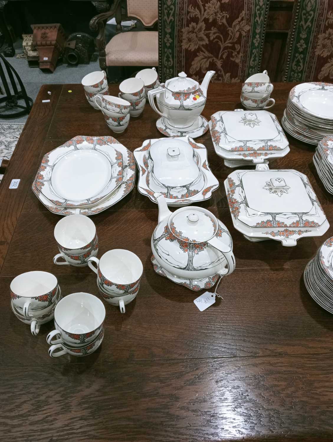 AN EXTENSIVE COLLECTION OF CROWN DUCAL ORANGE TREE PATTERN CHINA - Bild 21 aus 27