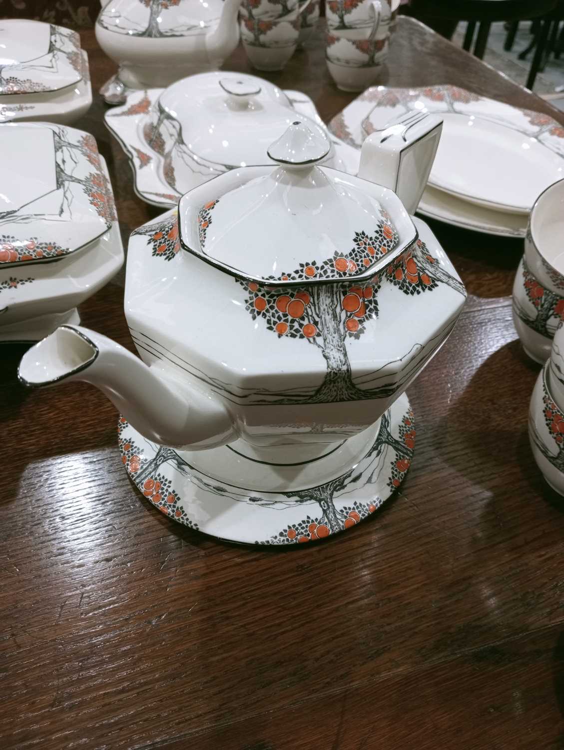 AN EXTENSIVE COLLECTION OF CROWN DUCAL ORANGE TREE PATTERN CHINA - Bild 24 aus 27