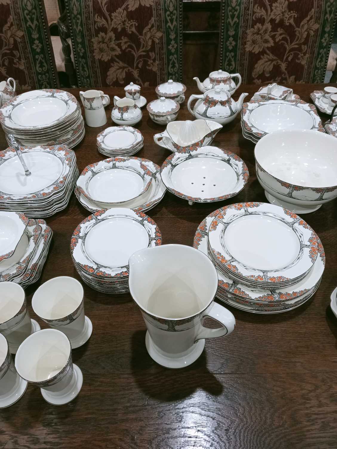 AN EXTENSIVE COLLECTION OF CROWN DUCAL ORANGE TREE PATTERN CHINA - Bild 17 aus 27