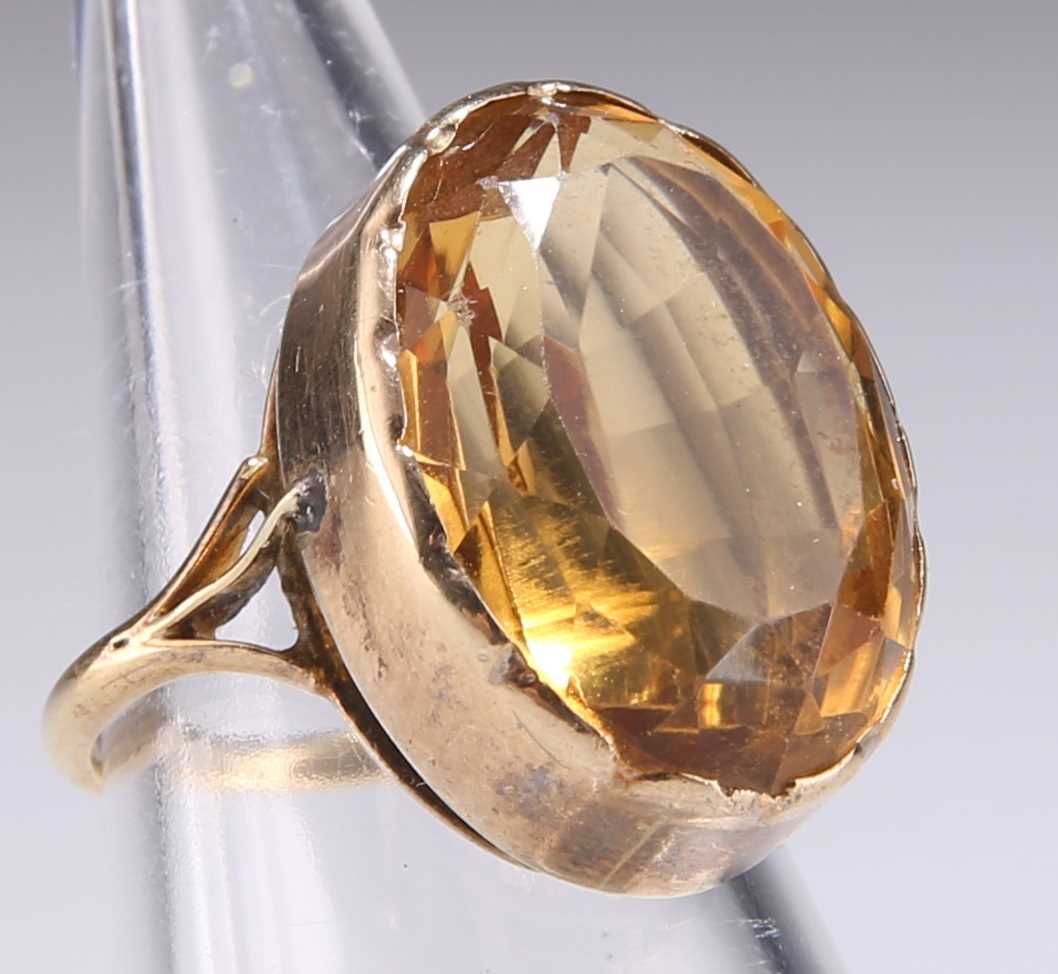 A CITRINE DRESS RING - Bild 2 aus 2