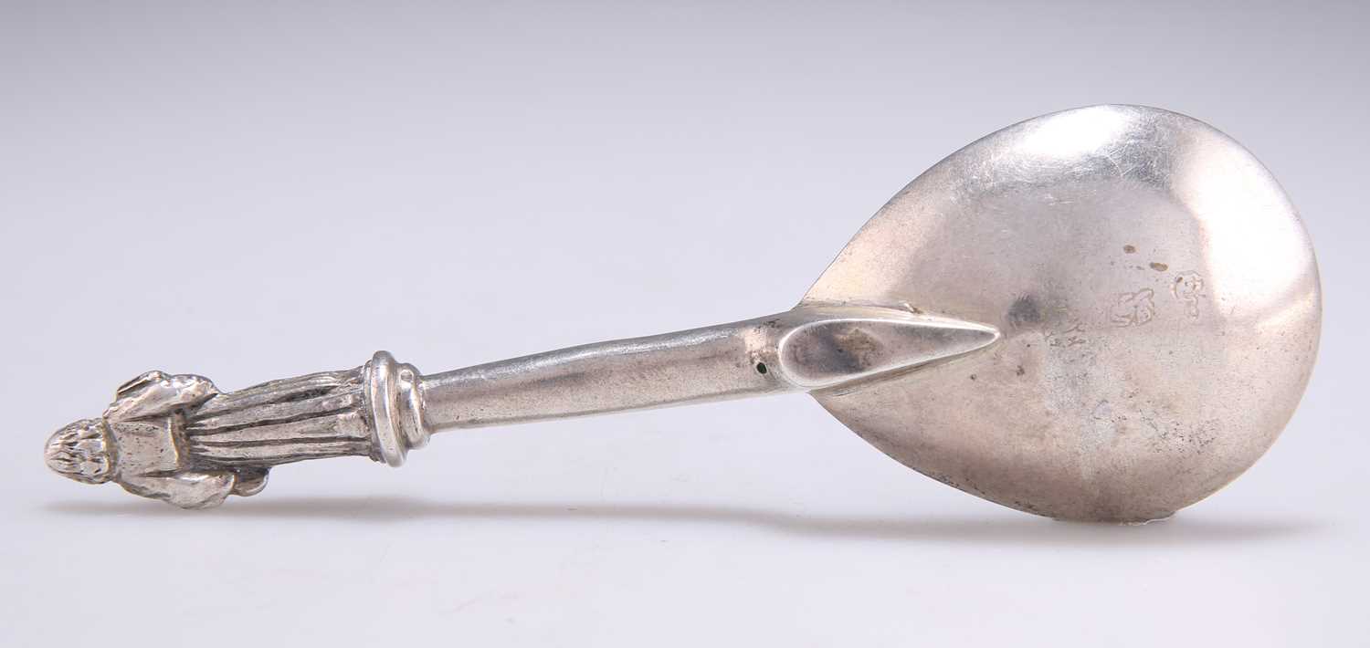 A CONTINENTAL SILVER SPOON - Image 2 of 2
