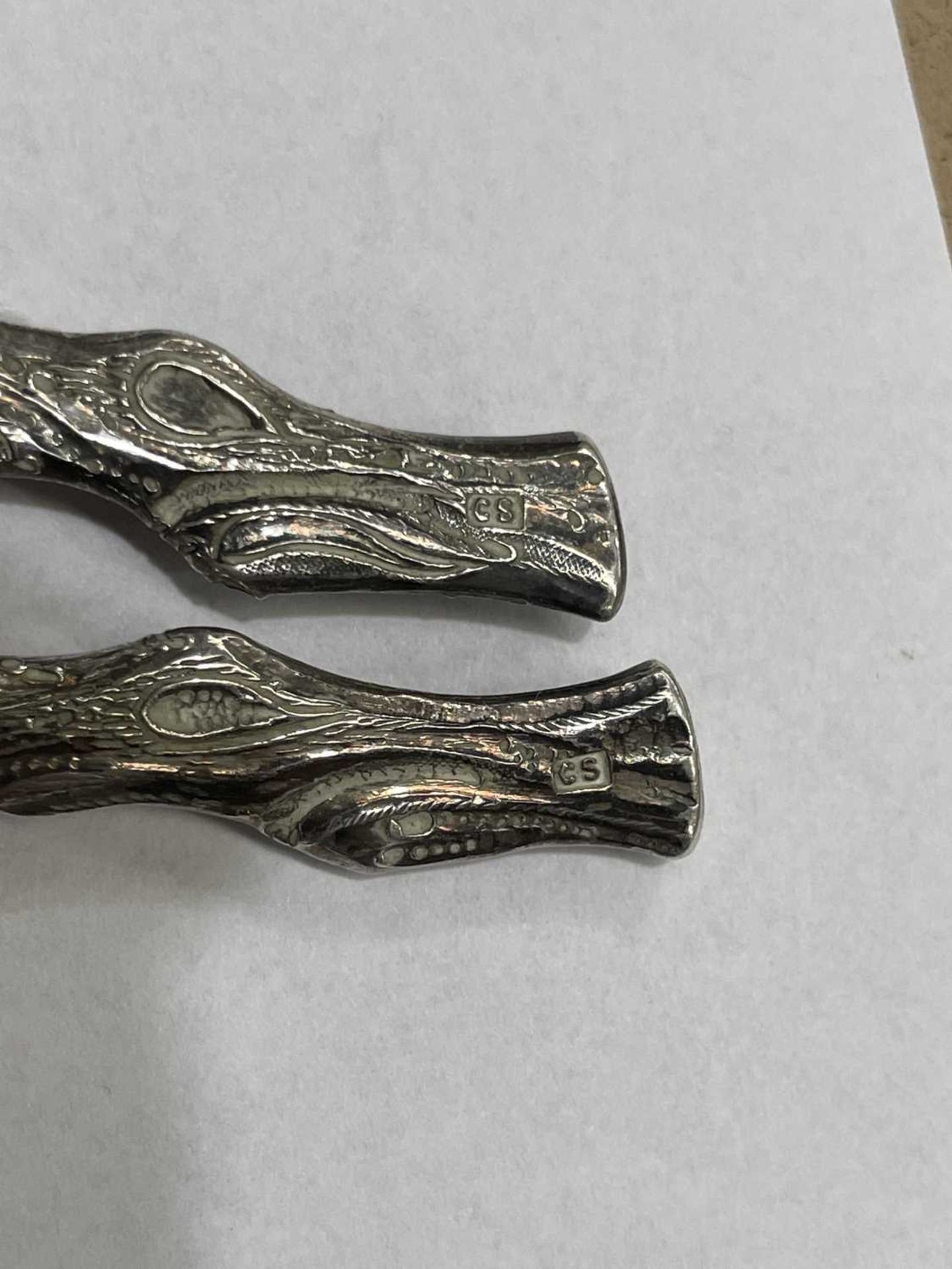 A PAIR OF 19TH CENTURY CHINESE SILVER SPOONS - Image 3 of 3