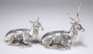 A PAIR OF CONTEMPORARY SILVER TABLE DECORATIONS