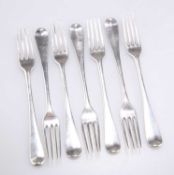 A SET OF SIX GEORGE III SILVER DESSERT FORKS AND AN ASSOCIATED FORK