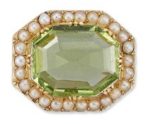 A LATE 19TH CENTURY GREEN PASTE AND SEED PEARL BROOCH / PENDANT