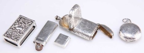 A SMALL MIXED GROUP OF SILVER, 20TH CENTURY