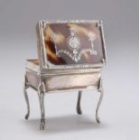 AN EDWARDIAN SILVER AND TORTOISESHELL RING BOX