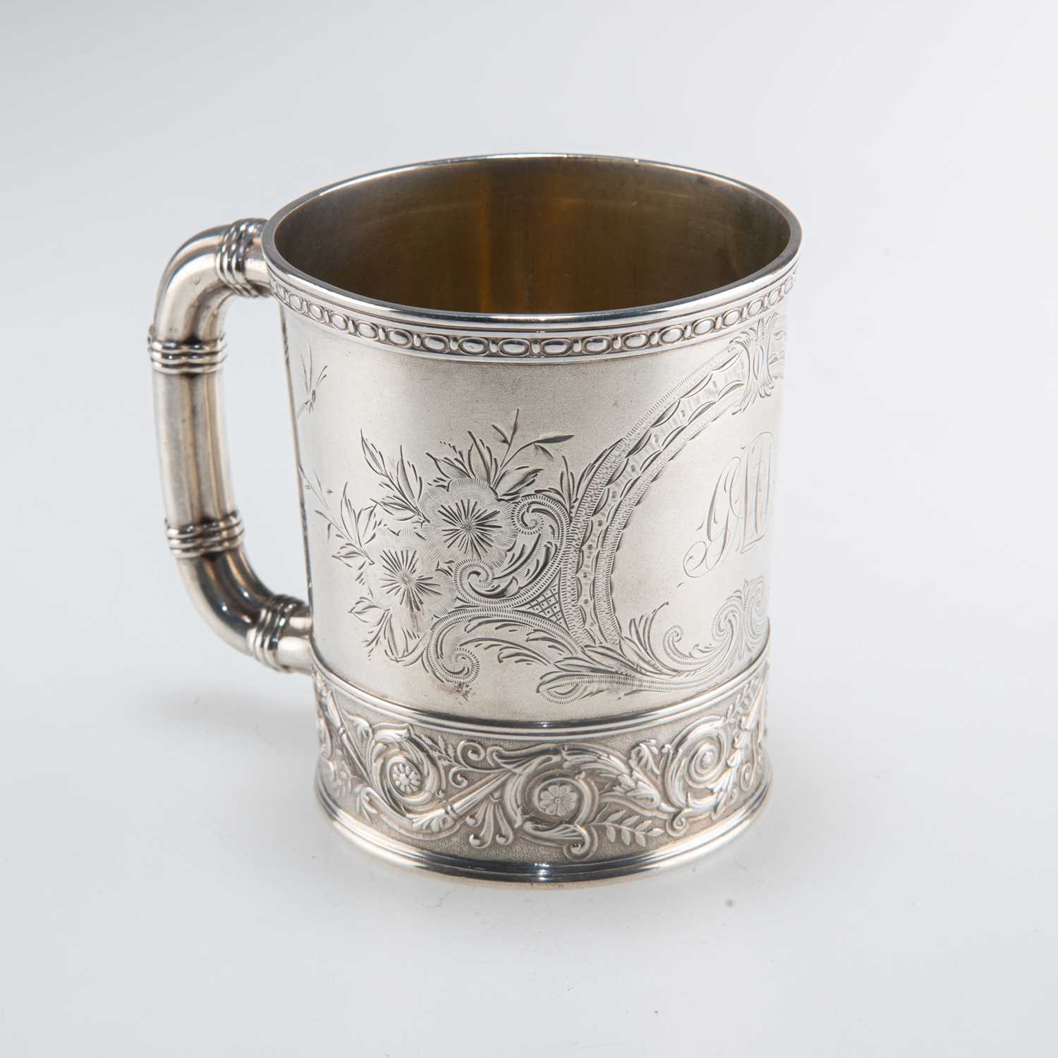 AN AMERICAN STERLING SILVER MUG