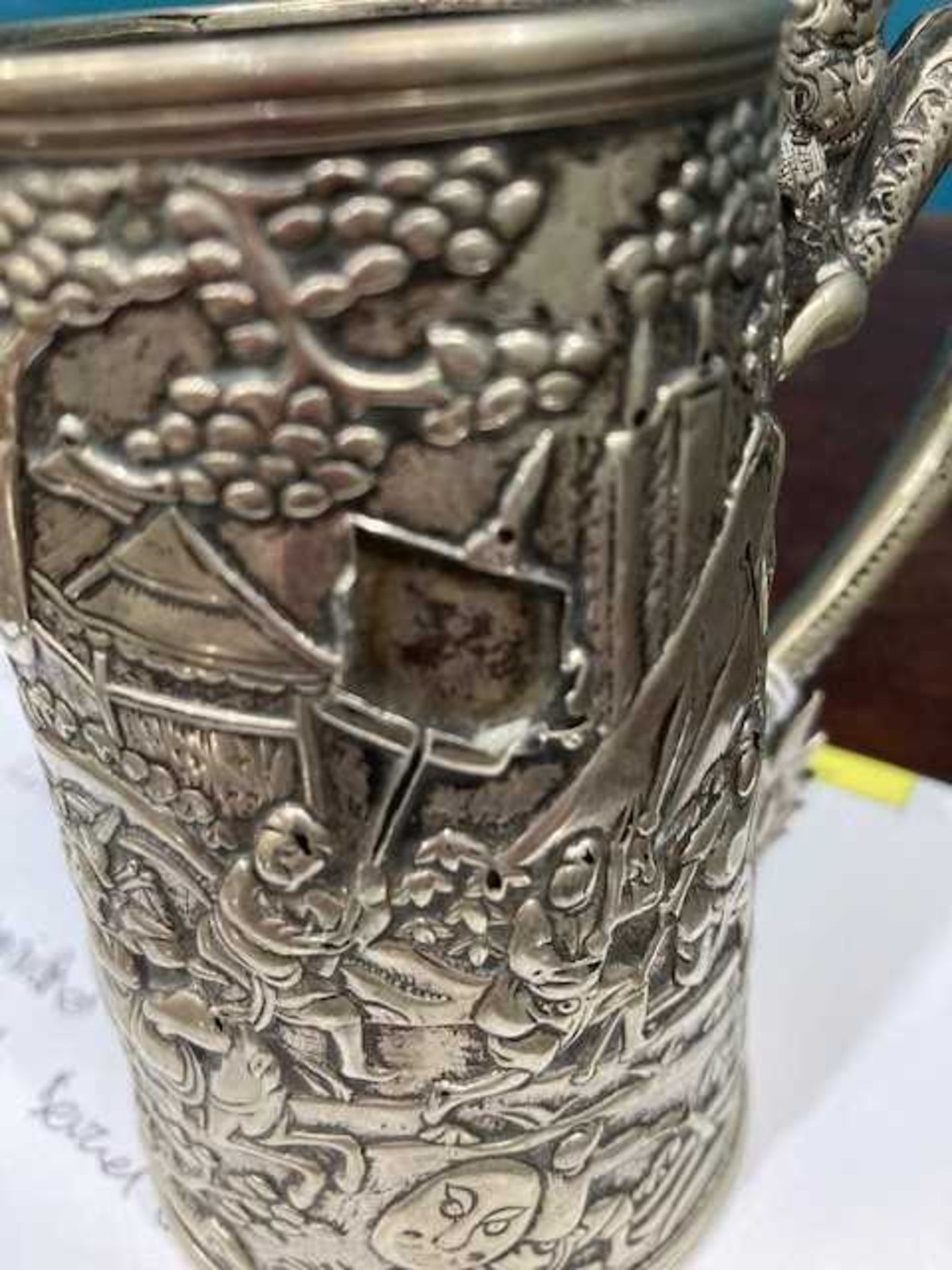 A 19TH CENTURY CHINESE EXPORT SILVER MUG - Image 3 of 5