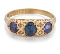 AN EDWARDIAN 18 CARAT GOLD SAPPHIRE, BLUE SPINEL AND DIAMOND RING