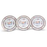 A SET OF THREE SAMSON ARMORIAL PLATES, LATE 19TH CENTURY