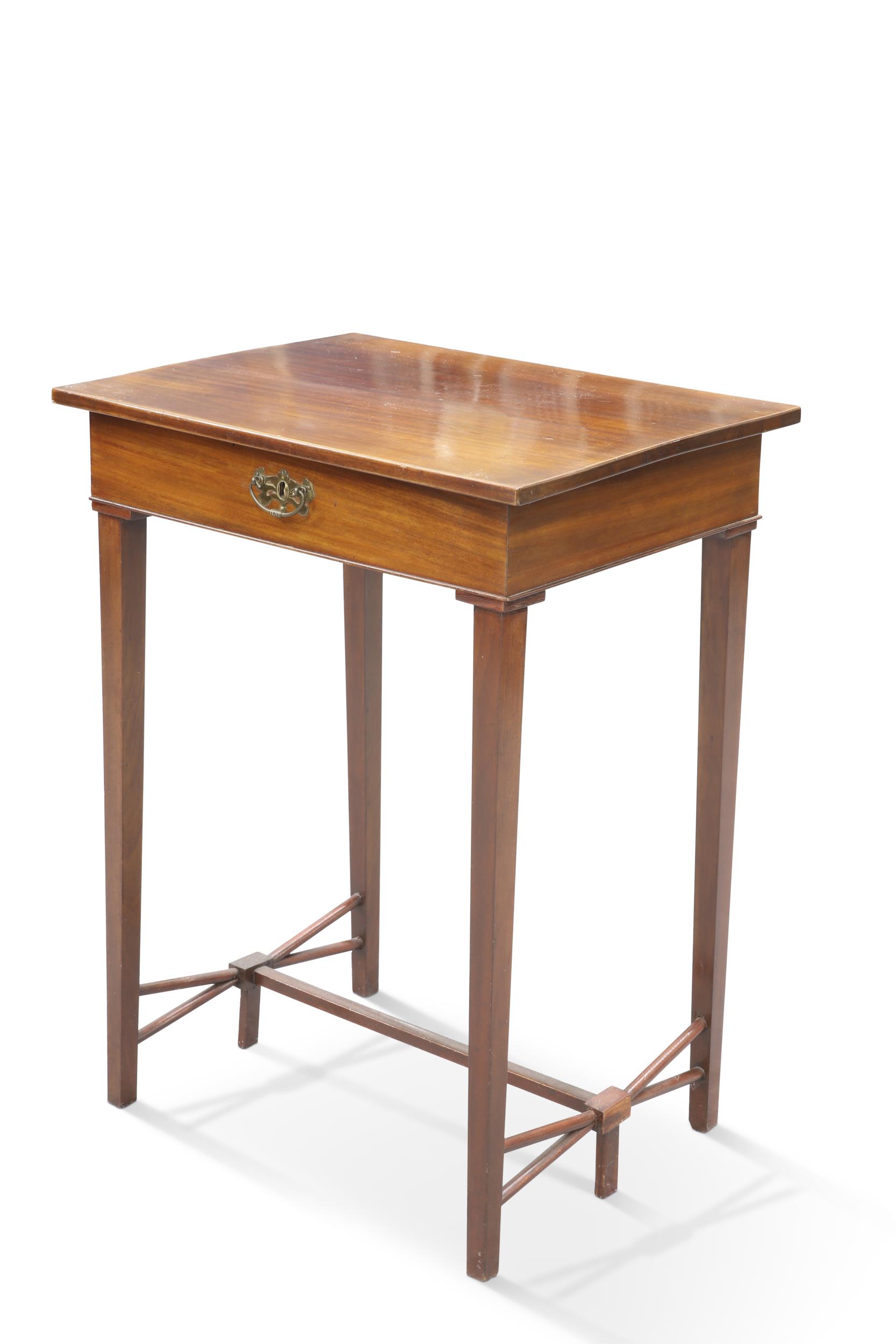 AN EDWARDIAN MAHOGANY OCCASIONAL TABLE