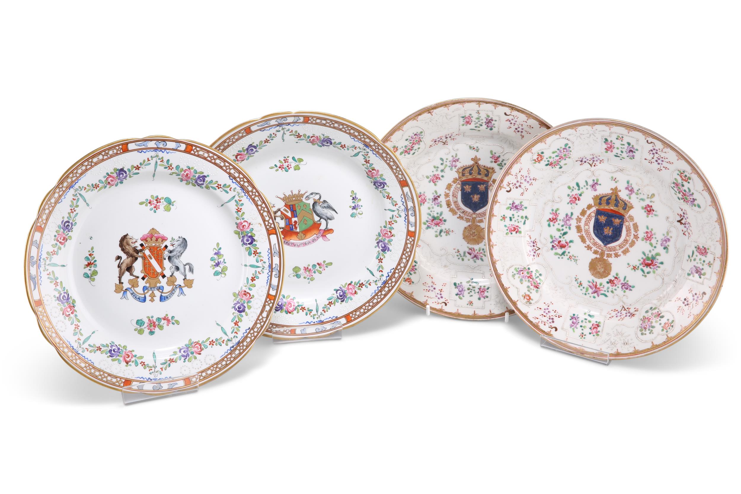 TWO PAIRS OF CHINESE ARMORIAL PLATES