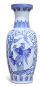 A CHINESE LARGE BLUE AND WHITE VASE