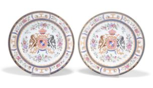 A PAIR OF SAMSON ARMORIAL PLATES, LATE 19TH CENTURY