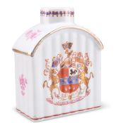 A CHINESE EXPORT-STYLE TEA CADDY