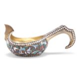 AN EARLY 20TH CENTURY RUSSIAN SILVER AND ENAMEL KOVSH
