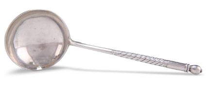 AN EARLY 20TH CENTURY RUSSIAN SILVER SPOON