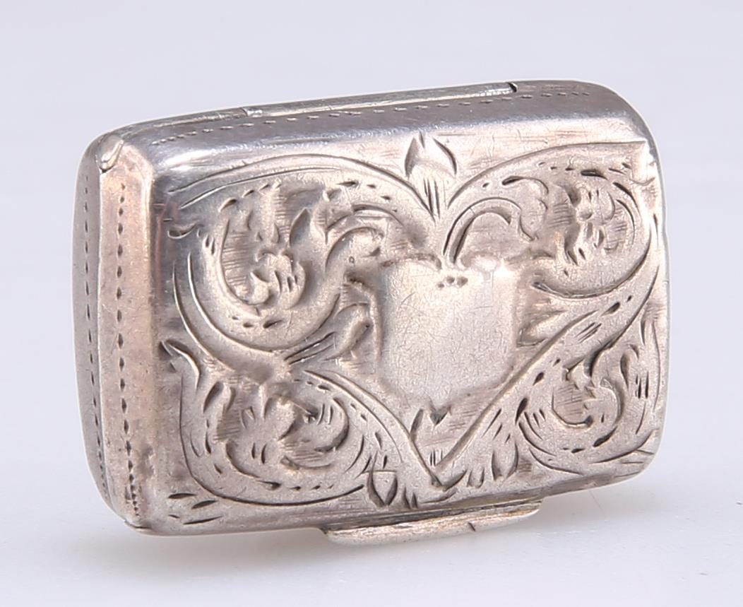 AN EARLY VICTORIAN SMALL SILVER VINAIGRETTE - Image 2 of 3