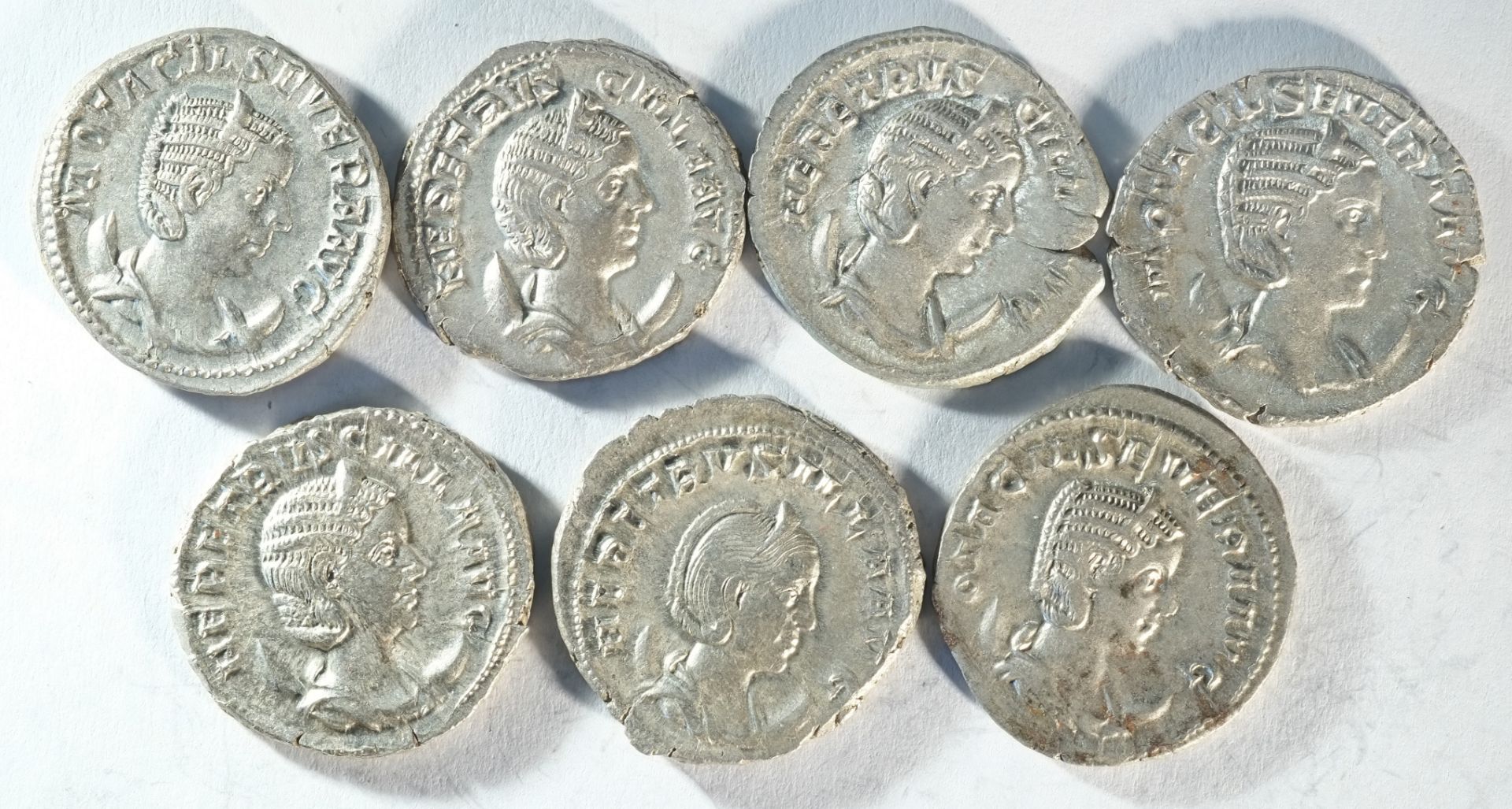 7x silver antoninianii cosisting of: 4x Herennia Etruscilla (249 - 251 CE)