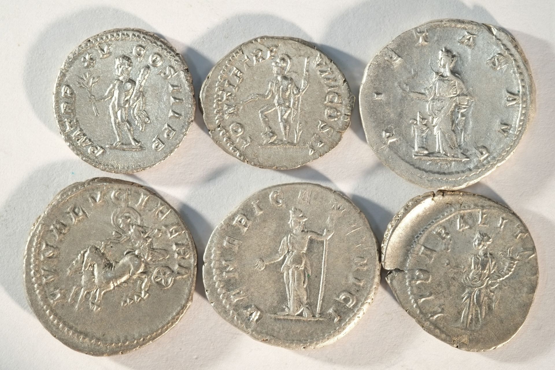 6x silver Severan Dynasty coins consisting of: 2x Caracalla (198 - 217 CE) denarius - Bild 2 aus 2