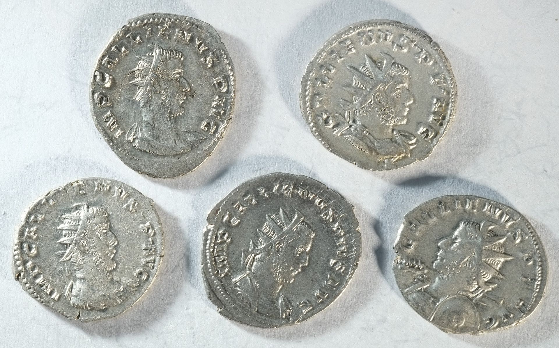 5x silver antoninianii of Gallienus (253 - 268 CE) consisting of: Eagle on globe between two - Bild 2 aus 2