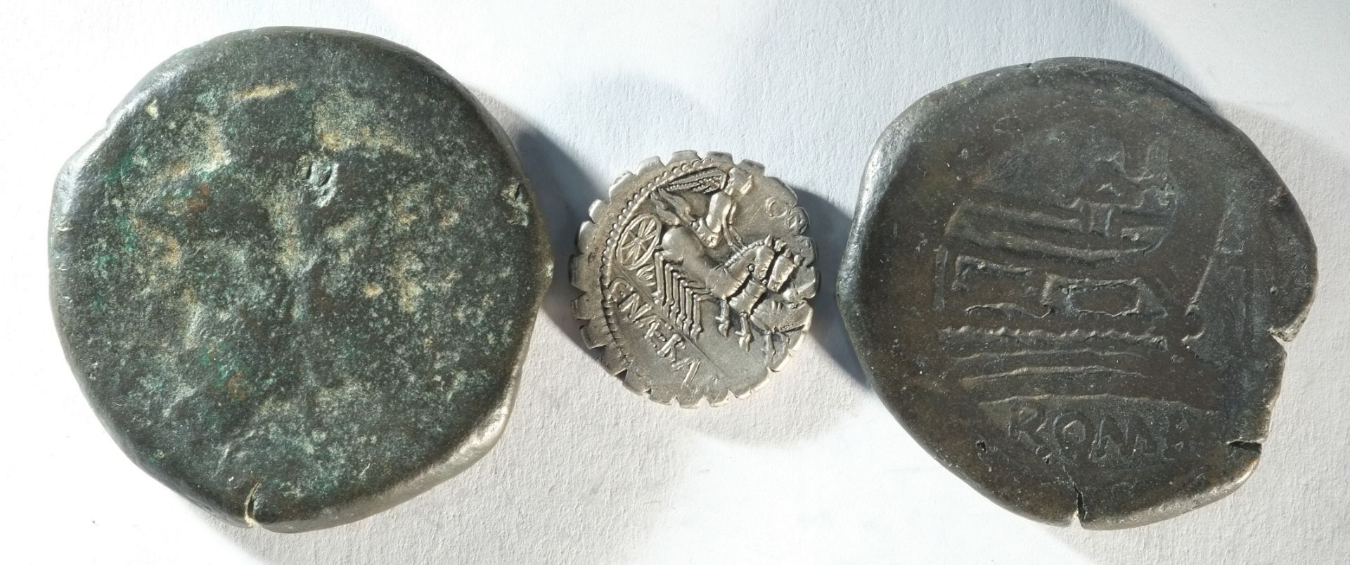 C. Naevius Balbus. denarius serrate. 79 BC.