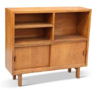 WILF HUTCHINSON, A SQUIRRELMAN SMALL OAK SIDEBOARD, 1960S,ÿthe cabinetÿwith three open shelves above