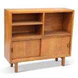 WILF HUTCHINSON, A SQUIRRELMAN SMALL OAK SIDEBOARD, 1960S,ÿthe cabinetÿwith three open shelves above