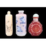 THREE CHINESE SNUFF BOTTLES, comprisingÿA CAMEO GLASS SNUFF BOTTLE, decorated with character symbols