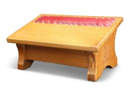 LYNDON HAMMELL, A CAT AND MOUSE MAN ECCLESIASTICAL OAK KNEELER, the sloping top with inset padded