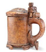A BIRCH PEG TANKARD, NORWEGIAN, 18TH CENTURY, IN THE MANNER OF M. HAGE, the hinged domed cover
