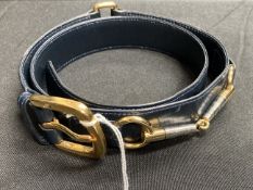 A GUCCI BI-COLOUR METAL AND BLUE LEATHER 'SNAFFLES' BELT