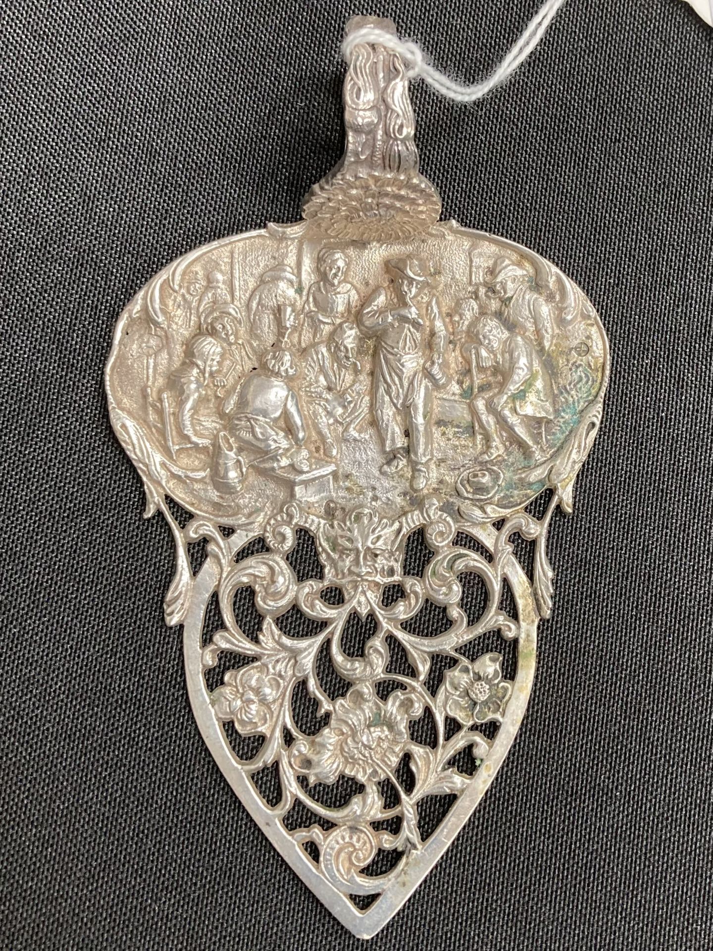 A DUTCH SILVER CAKE SERVER