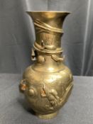 A JAPANESE BRASS VASE, EARLY 20TH CENTURY