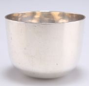 AN 18TH CENTURY CHESTER SILVER TUMBLER CUP