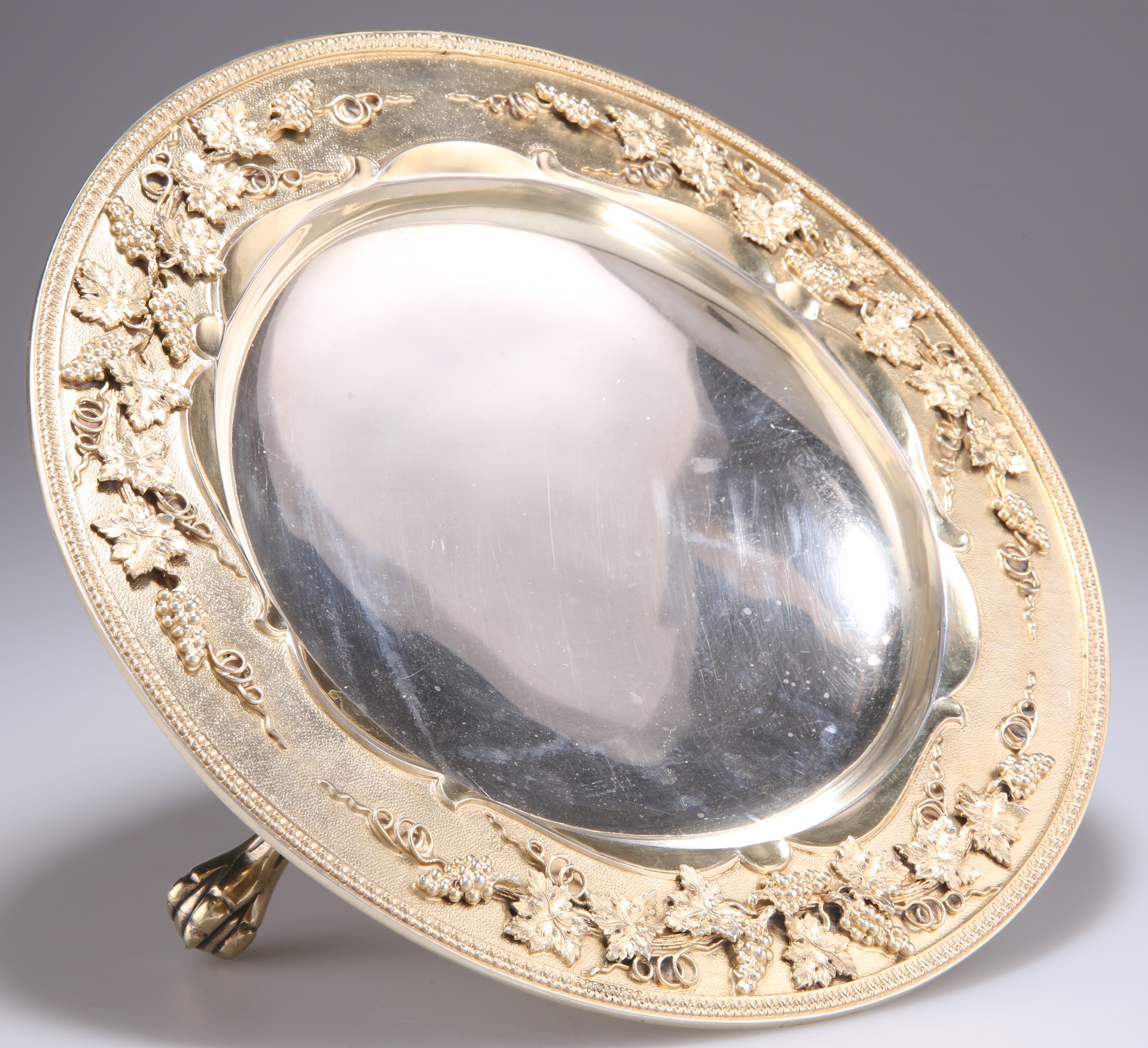 A FINE GEORGE V PARCEL-GILT SILVER FRUIT STAND - Image 2 of 4