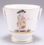 A 19TH CENTURY PORCELAIN SMALL CACHE-POT