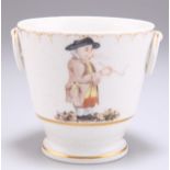 A 19TH CENTURY PORCELAIN SMALL CACHE-POT