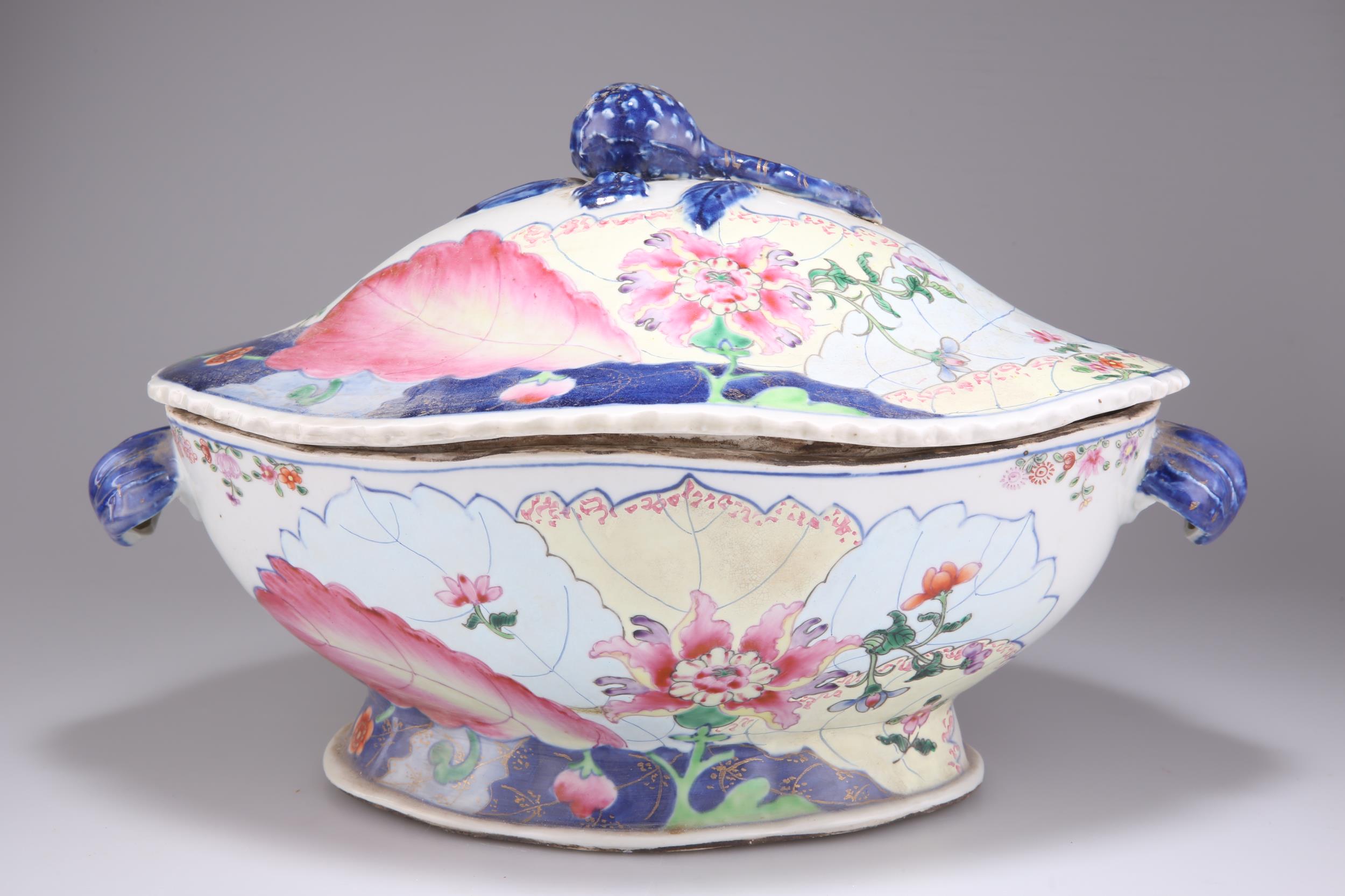 A TOBACCO LEAF TUREEN AND COVER, IN CHINESE EXPORT STYLE - Image 2 of 3