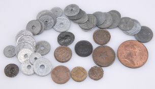 A COLLECTION OF ASSORTED COINS