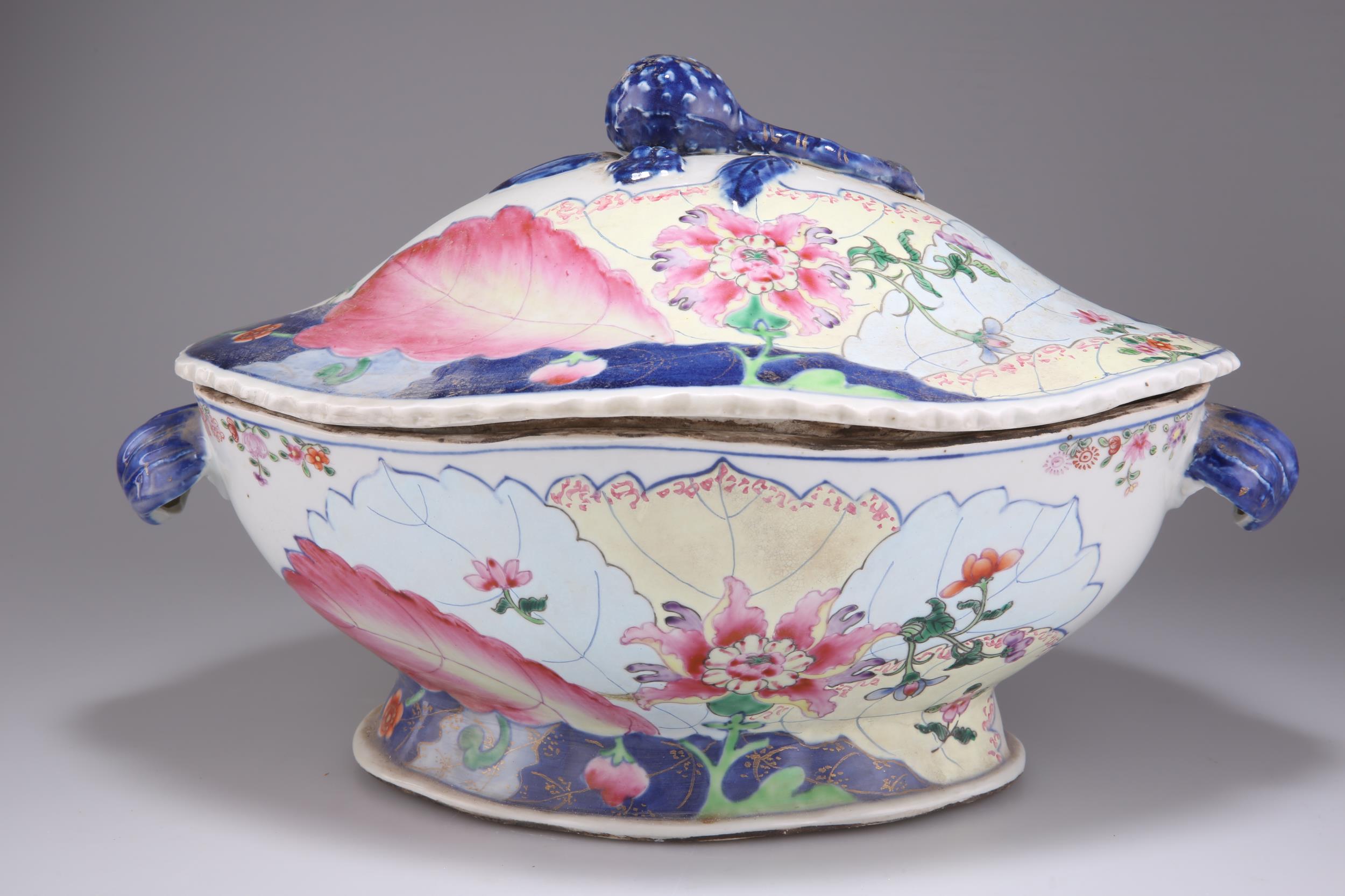 A TOBACCO LEAF TUREEN AND COVER, IN CHINESE EXPORT STYLE