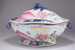 A TOBACCO LEAF TUREEN AND COVER, IN CHINESE EXPORT STYLE