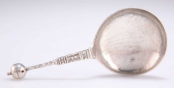 AN EARLY 17TH CENTURY NORWEGIAN SILVER SPOON