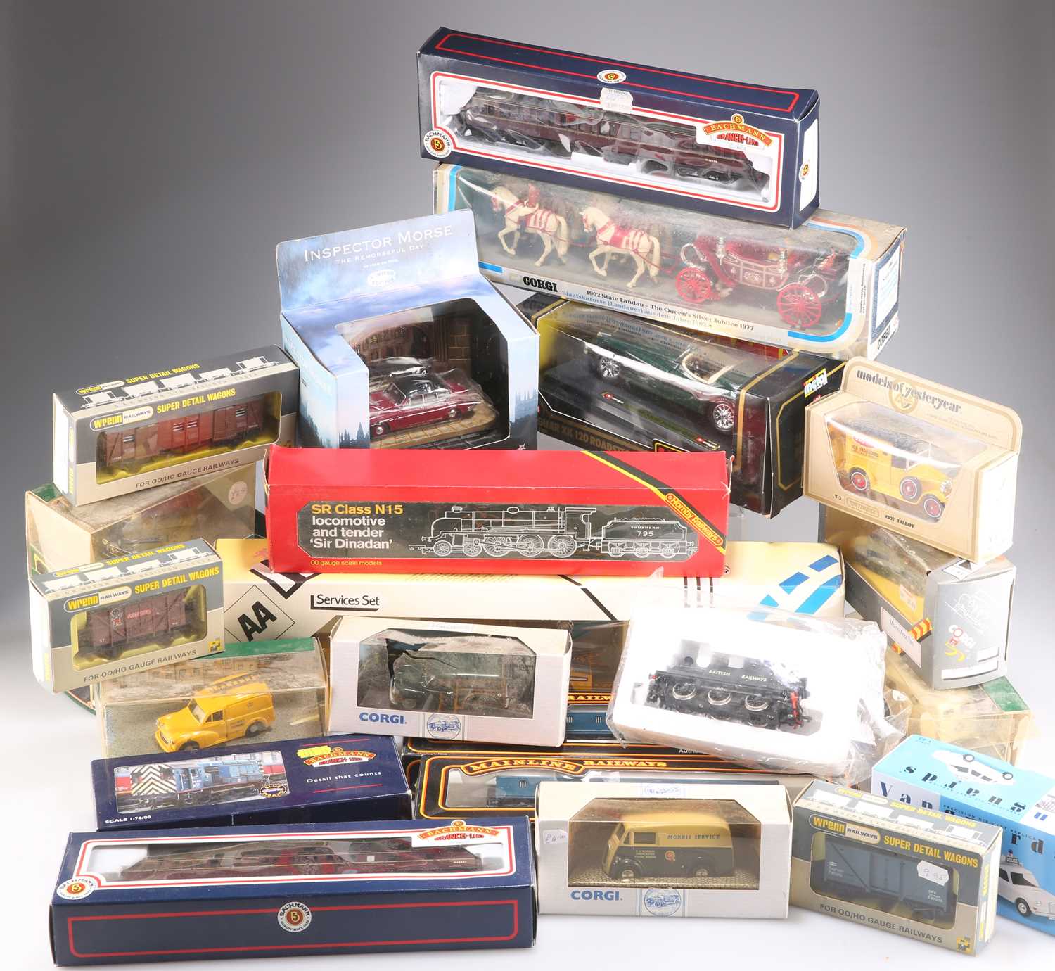 A BOX OF MISCELLANEOUS MODEL CARS, VANS AND TRAINS