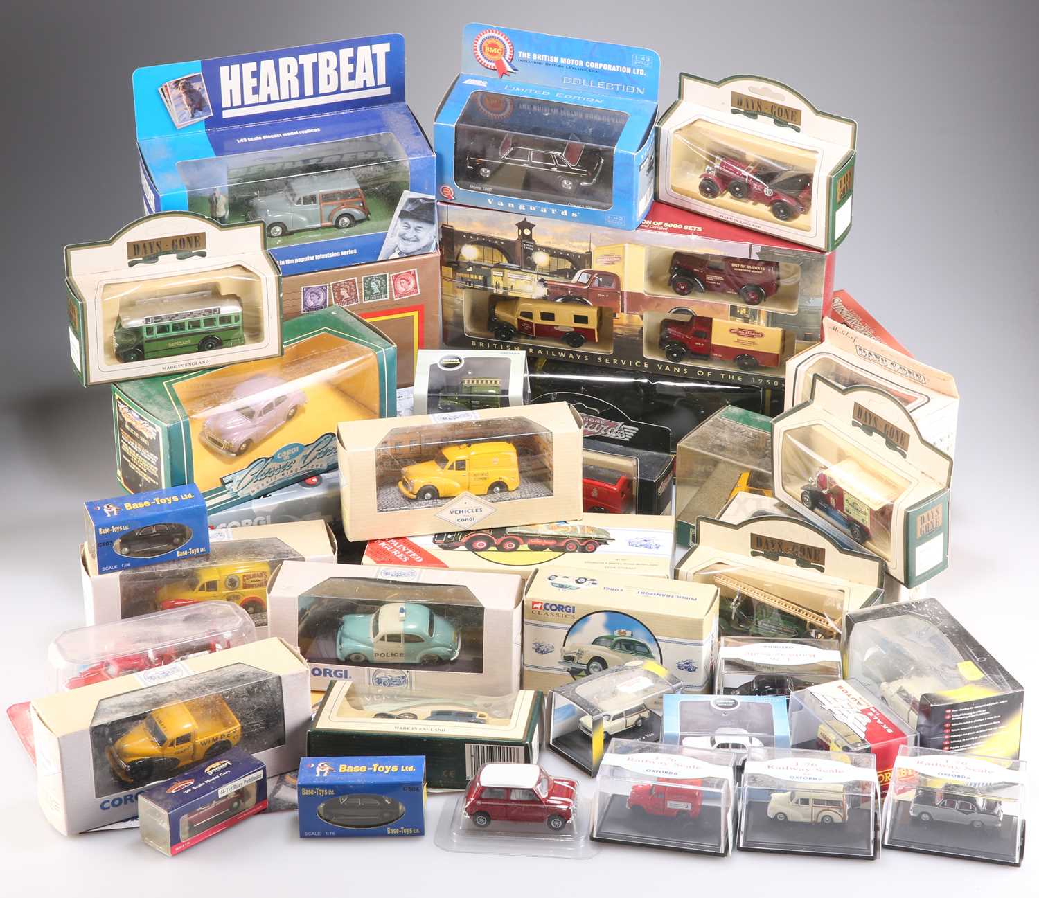 A BOX OF MISCELLANEOUS MODEL VANS, CARS, SETS, ETC