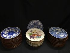 A LARGE QUANTITY OF COLLECTORS PLATES